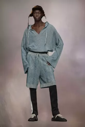 Sommerlicher Kinnstrick-Hoodie